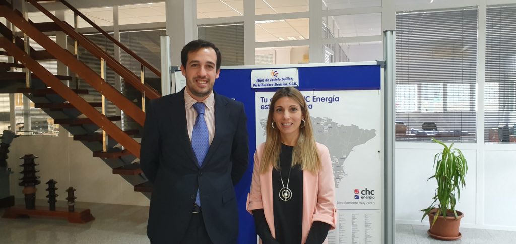 Porque sabemos que estás deseando llegar a tu segunda residencia y quedarte al lado de la chimenea para entrar en calor o disfrutar del jardín cuando el tiempo lo permite, CHC Energía lo hace posible con su Plan Confianza Dúo, gracias a nuestro producto...