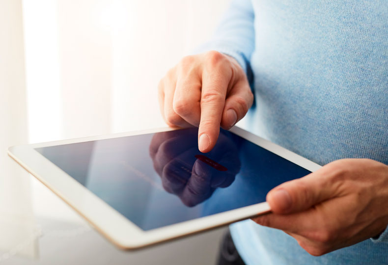 Siguiendo la estrategia de digitalización del Grupo CHC Energía, apostando por los canales online, fomentando la sostenibilidad del planeta y reduciendo el uso del papel en las delegaciones comerciales, te comunicamos que desde el año pasado estamos trabajando en el “Proyecto Paperless”.