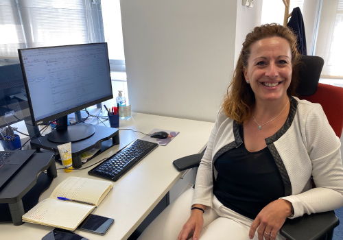 Quien se encarga de coordinar a todo el equipo que da soporte a las delegaciones comerciales para mantener siempre activa la comunicación entre delegado y Oficina CHC Energía.